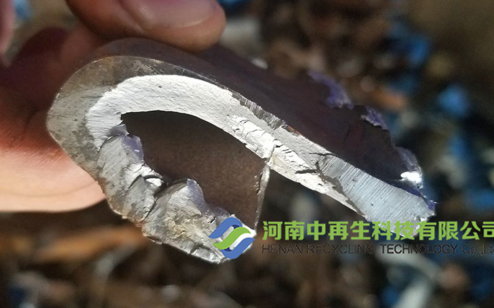 鋁型材撕碎機工作原理